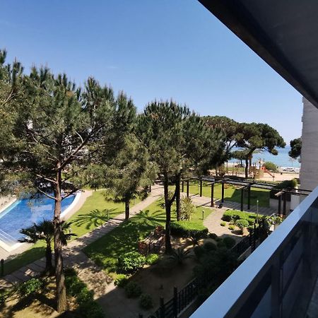 Apartment Near The Sea In Бланес Экстерьер фото