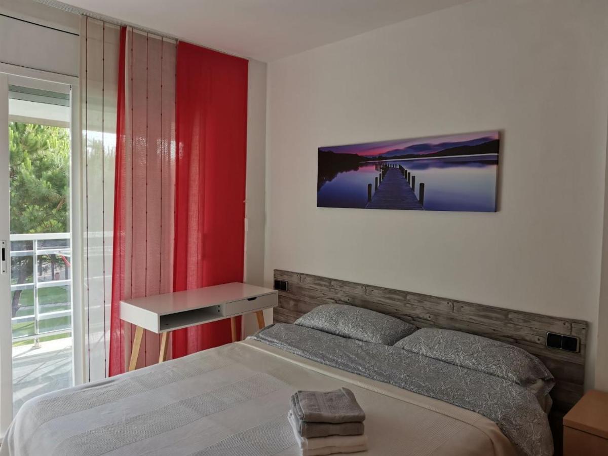 Apartment Near The Sea In Бланес Экстерьер фото